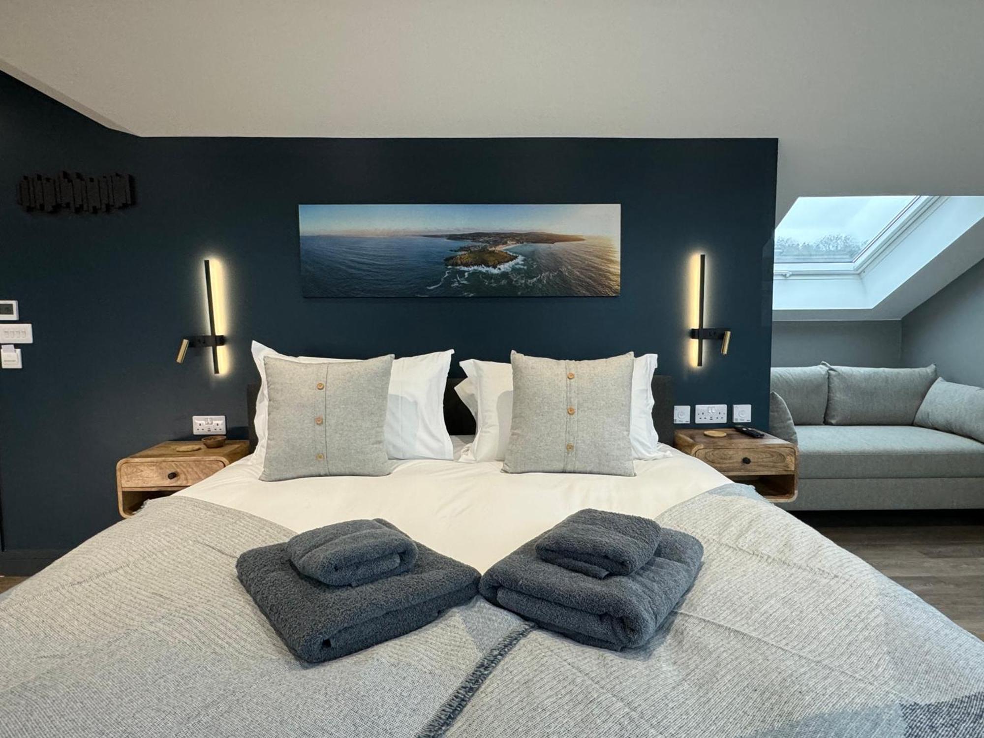 Uno - Luxury Serviced Apartment